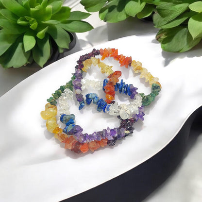 Seven Chakra Chips Bracelet | Healing Crystal Jewelry | Amethyst, Lapis, Clear Quartz, Green Aventurine, Citrine, Carnelian, Garnet | Reiki