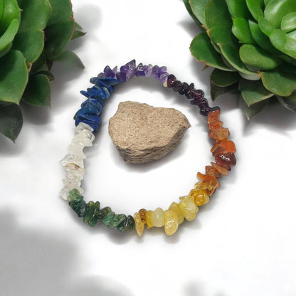 Seven Chakra Chips Bracelet | Healing Crystal Jewelry | Amethyst, Lapis, Clear Quartz, Green Aventurine, Citrine, Carnelian, Garnet | Reiki